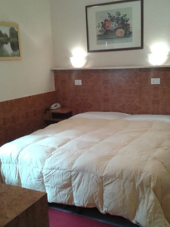 Hotel Fiumara 热那亚
