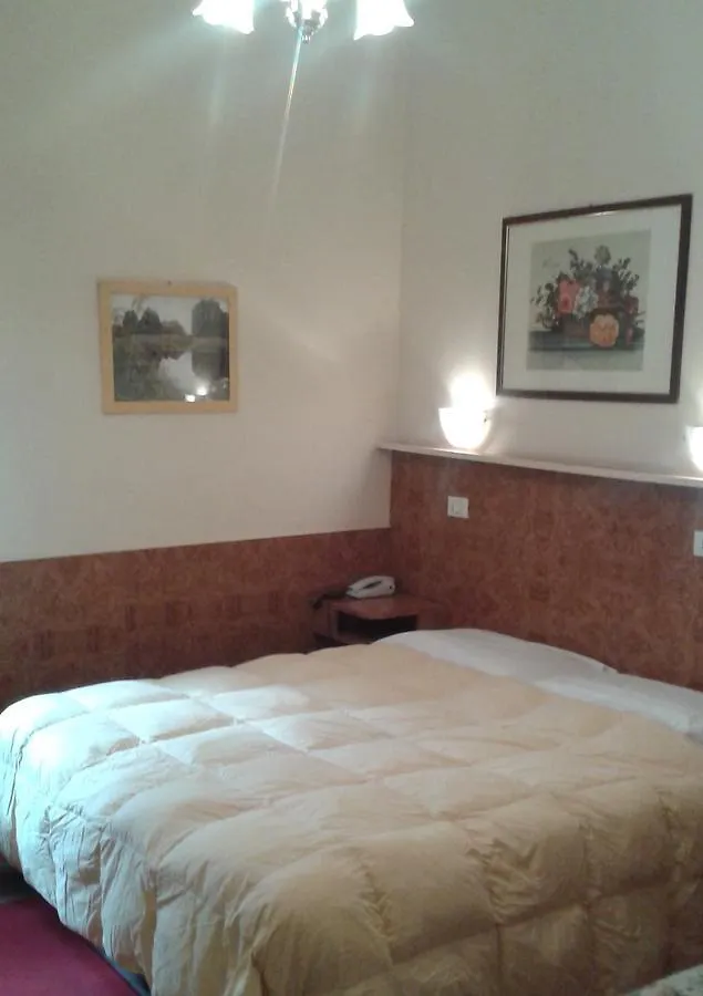 Hotel Fiumara 热那亚